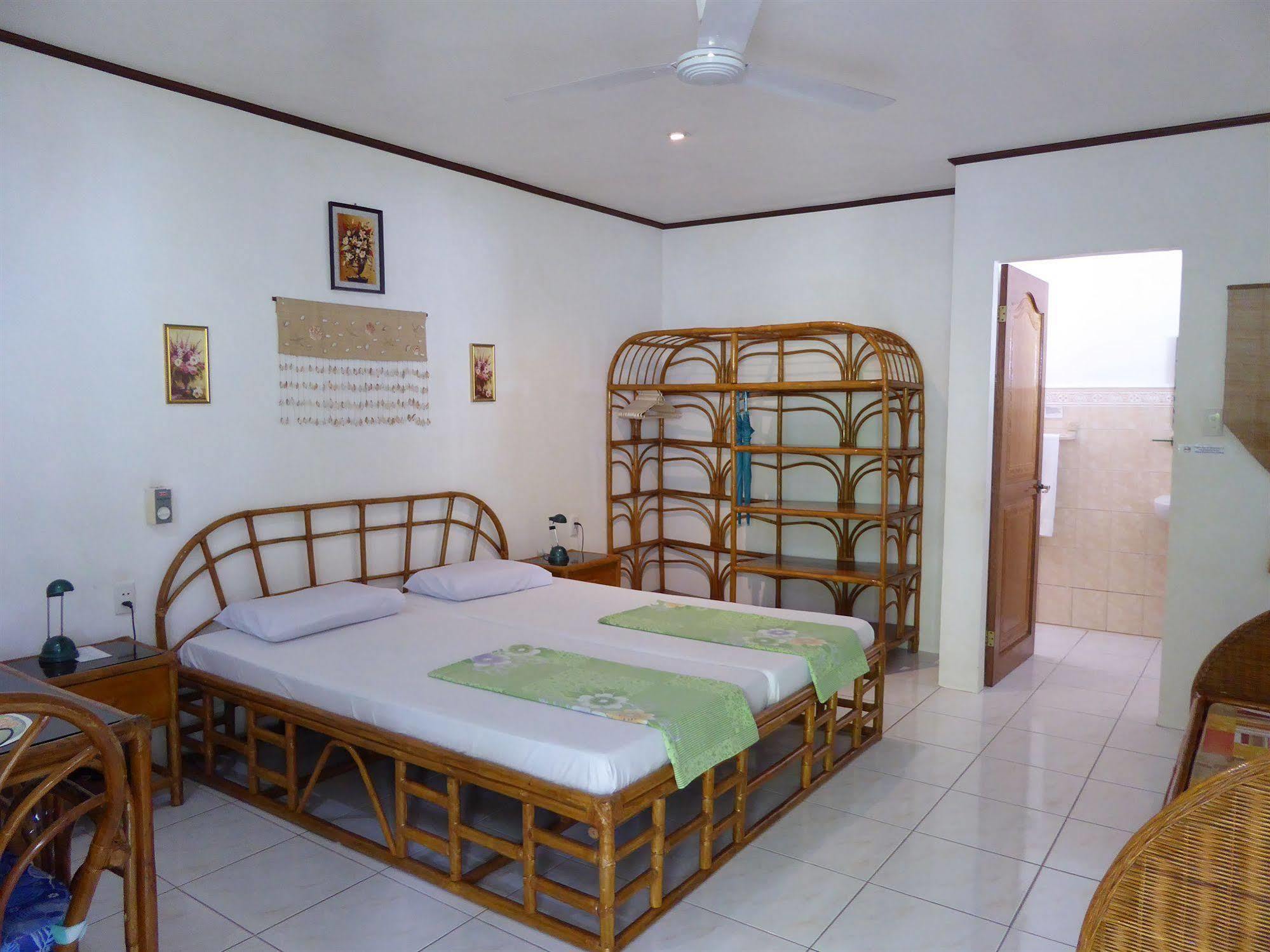 Marcosas Cottages Resort Moalboal Exterior photo